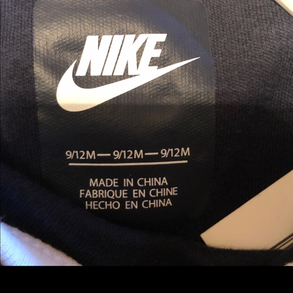 NIKE ONESIE/BODYSUIT SIZE 9-12 MONTHS - Picture 2 of 2